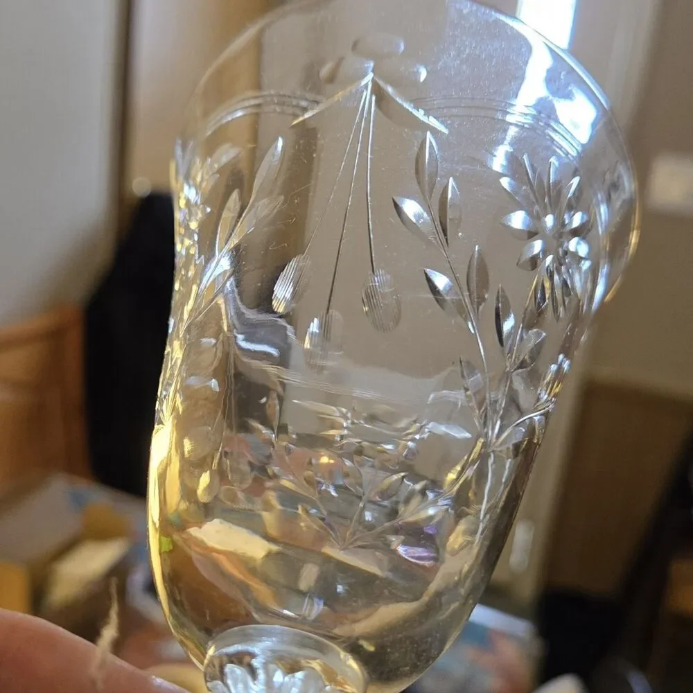 Set of 4 Vintage Etched Floral Thumbprint Wine Glasses with Flower On Stem